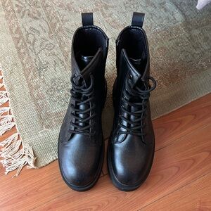 Brand new never worn target combat boots